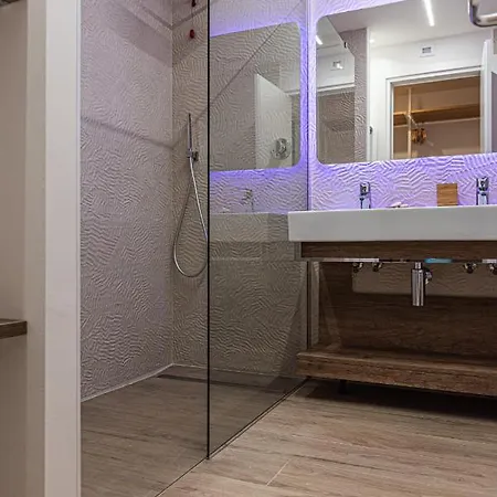 Du Parc & جوليانوفا