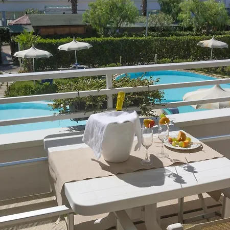 Du Parc & 4*